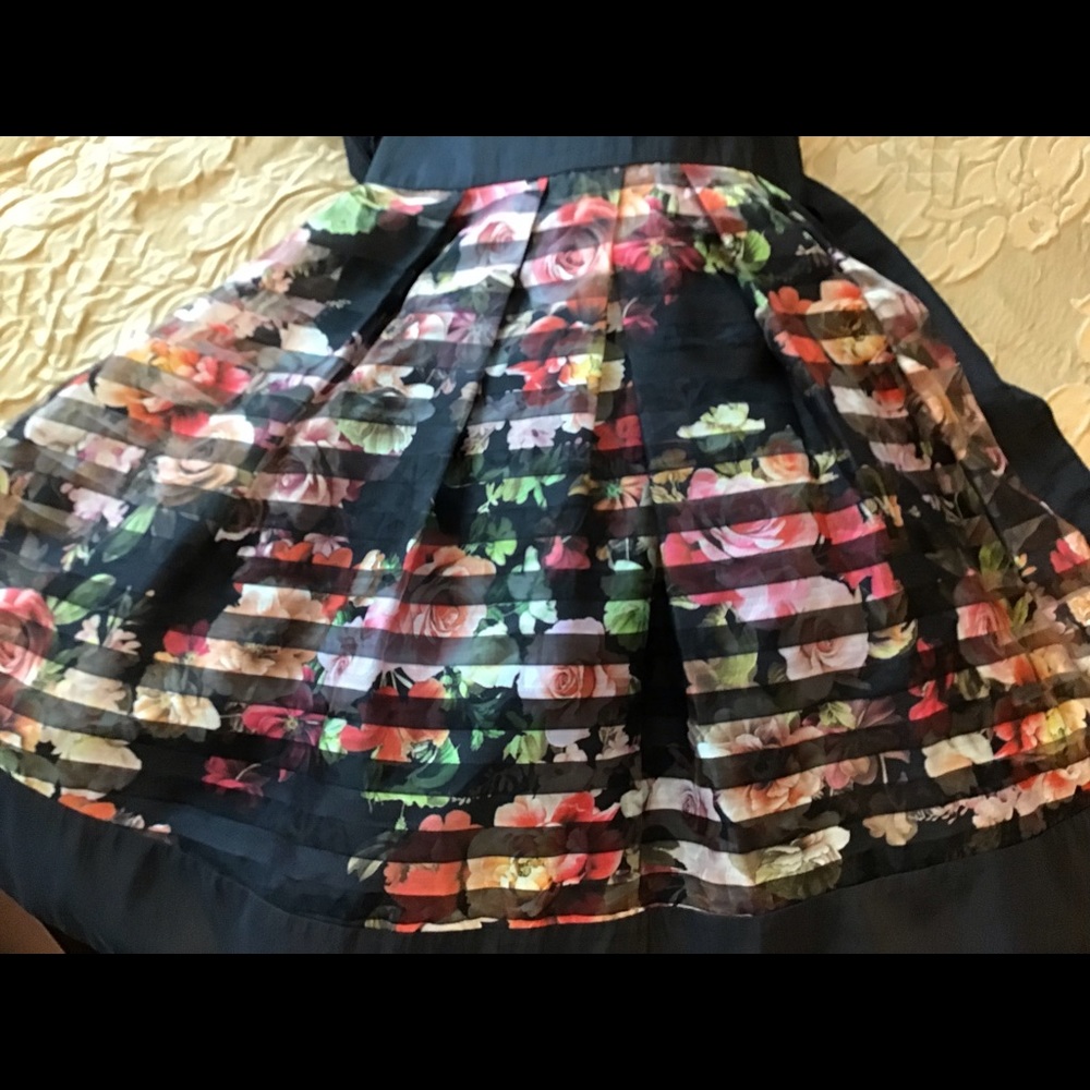 Pretty Special occasion dress $49 - Picture 3 of 6